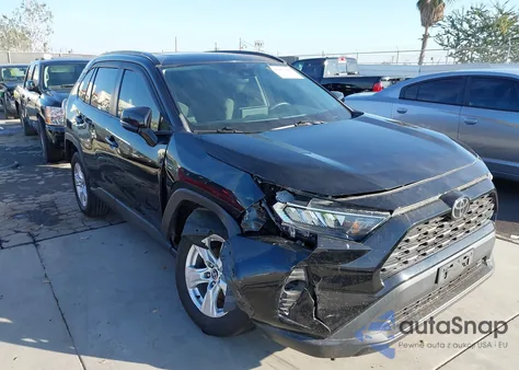 2020 Toyota Rav4 Xle z USA, uszkodzony, nr VIN 2T3W1RFVXLW097111